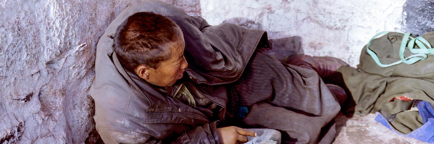 Obdachloser Tibeter in Europa
